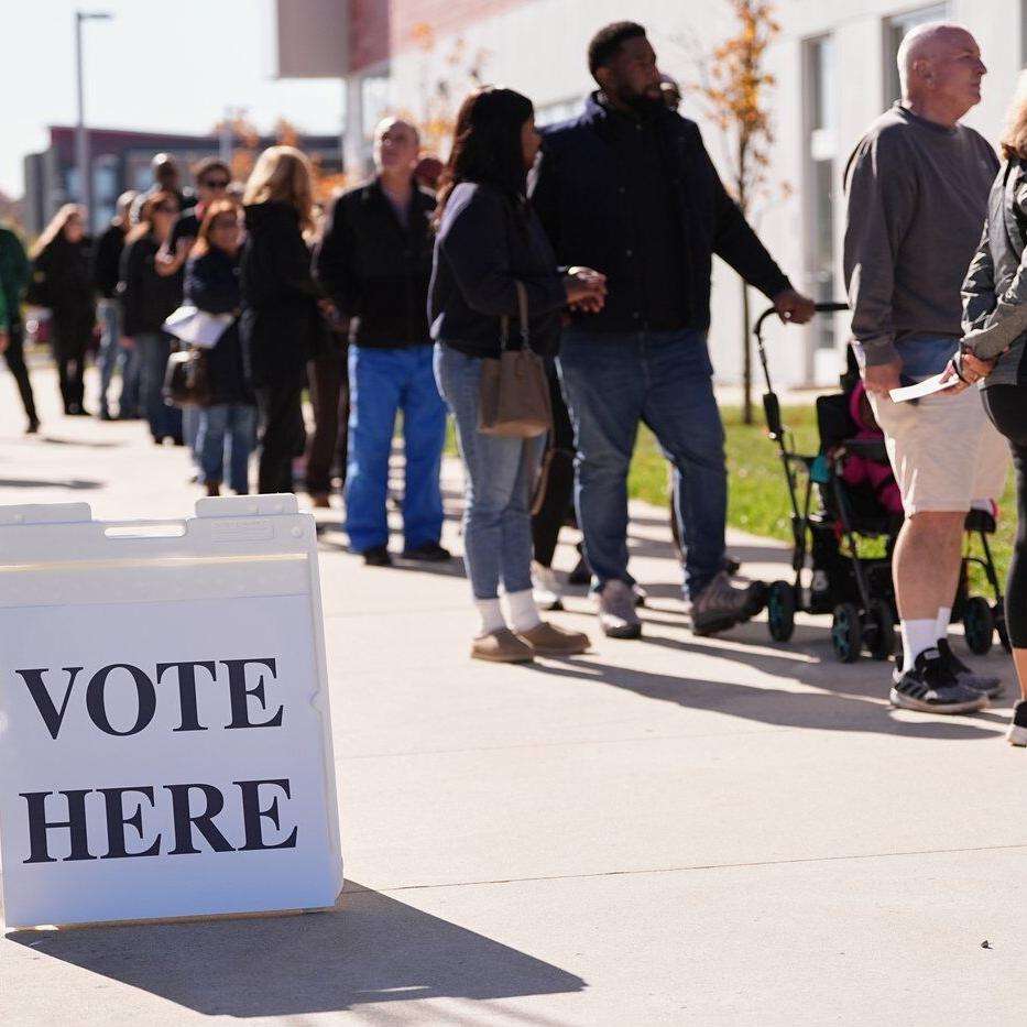 Federal judge rules Trump can鈥檛 require citizenship proof on the federal voting form